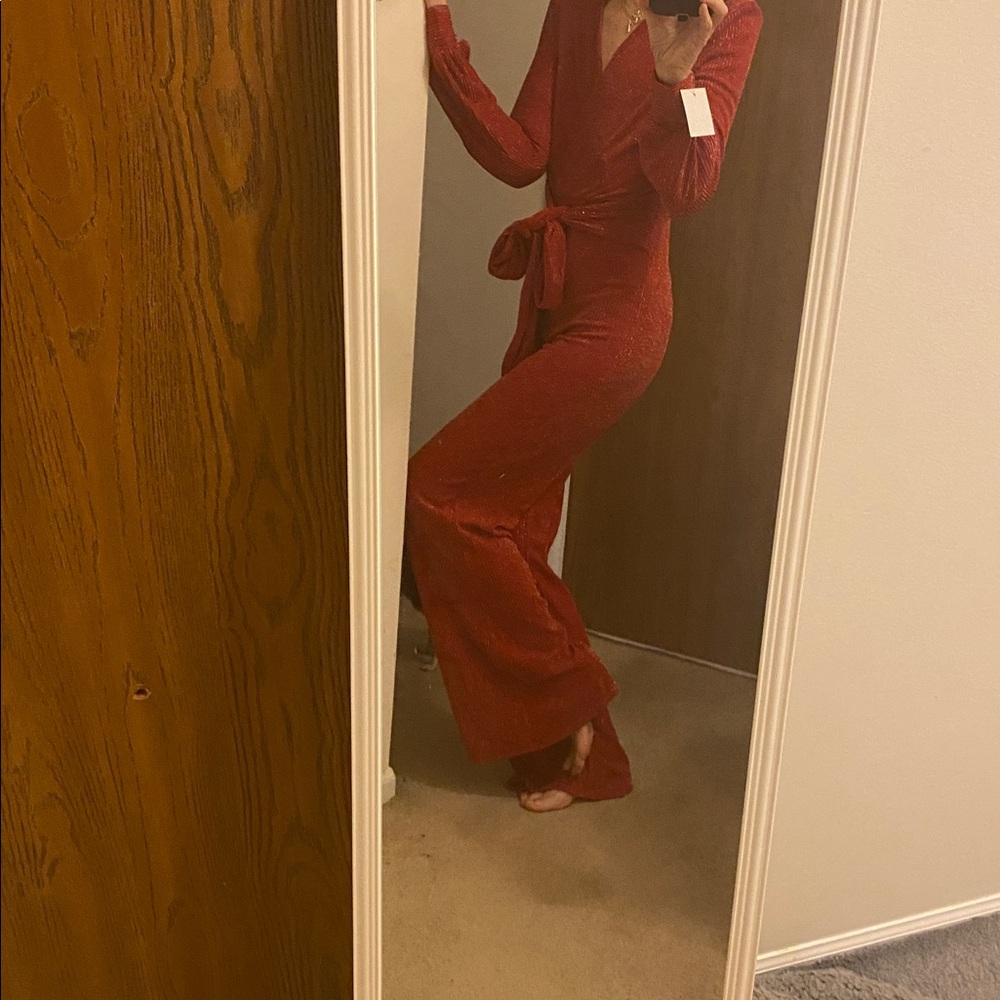 Gibiu USA NWT red with silver threads tie waist jumpsuit - Picture 6 of 12